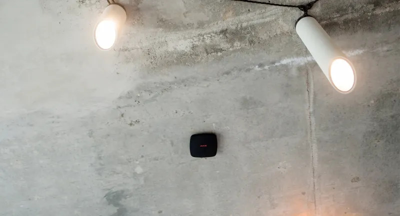 Ajax - Rilevatore wireless di fumo, temperatura e monossido di carbonio, con cicalino (Ajax FireProtect Plus)